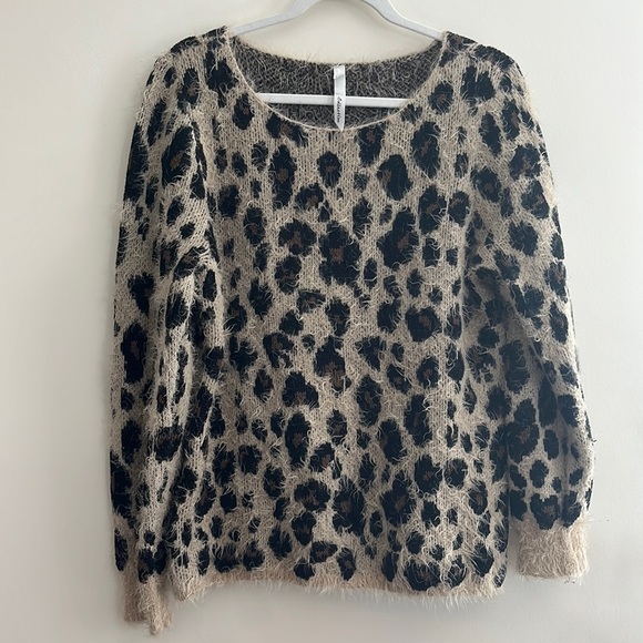 NY Collection Cheetah Sweater Fuzzy Texture Cozy animal Autumn Funky Winter - Picture 1 of 4
